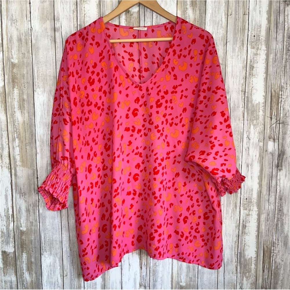 Jodifl Pink Leopard Oversized Blouse - Picture 2 of 6